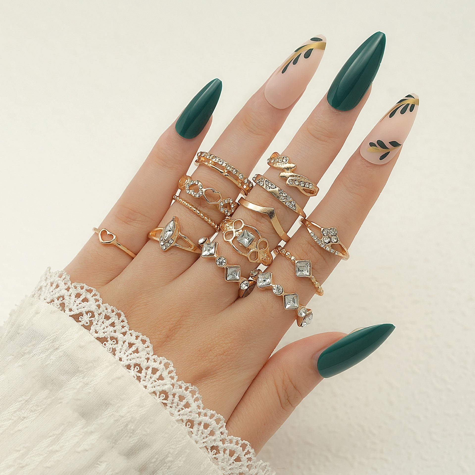 Fashionable Gold Heart-shaped Dotted Hollow-out 13-Piece Set