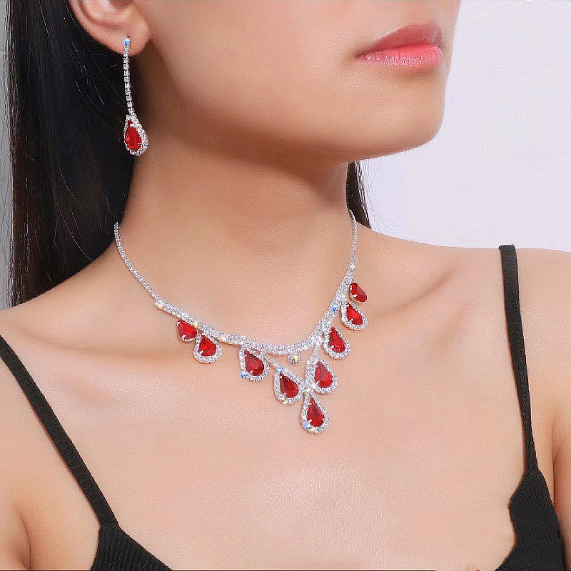 Women's Fashionable And Versatile Crystal Necklace Set