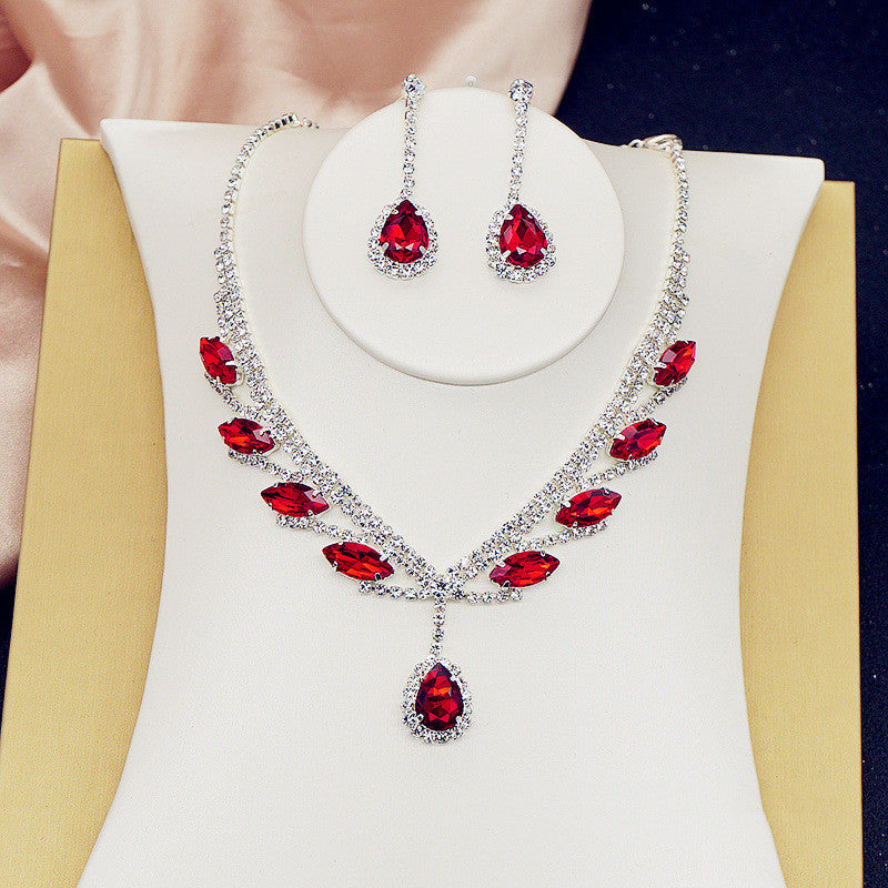 Women's Fashionable And Versatile Crystal Necklace Set