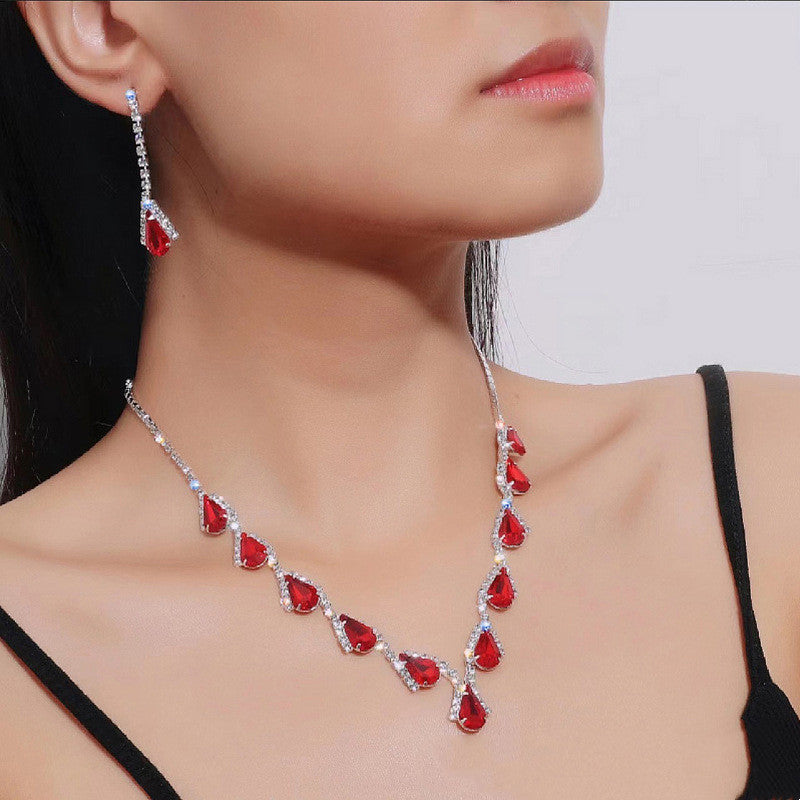 Women's Fashionable And Versatile Crystal Necklace Set